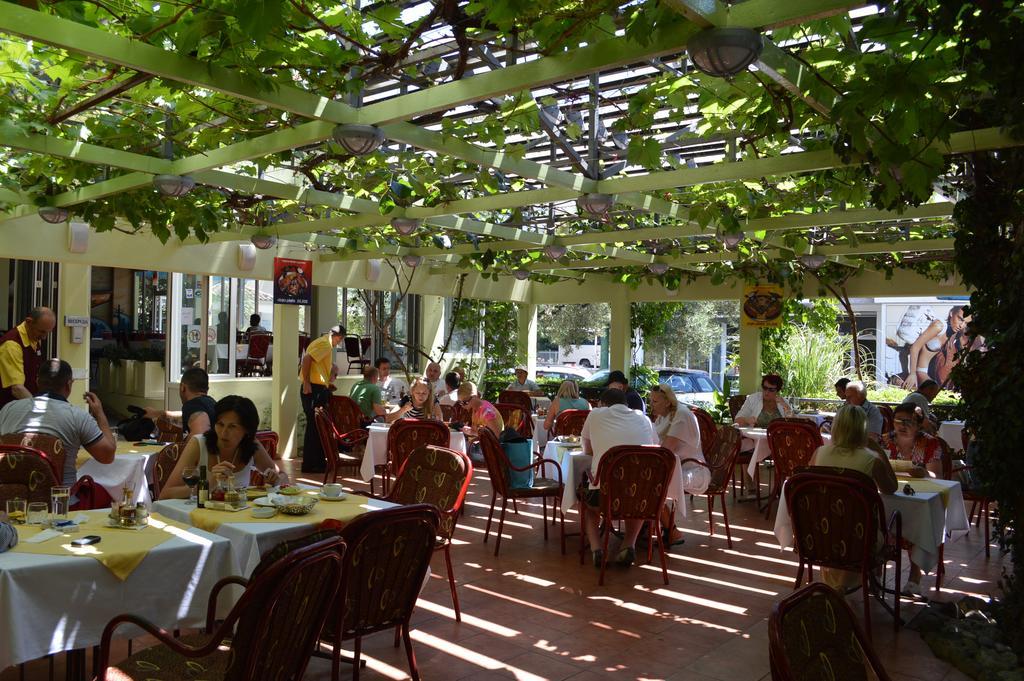 Kangaroo Hotel Budva